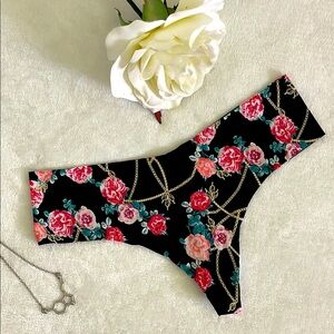 Victoria’s Secret Sexy Illusions No Show Hiphugger Thong Black Blooms Chain M